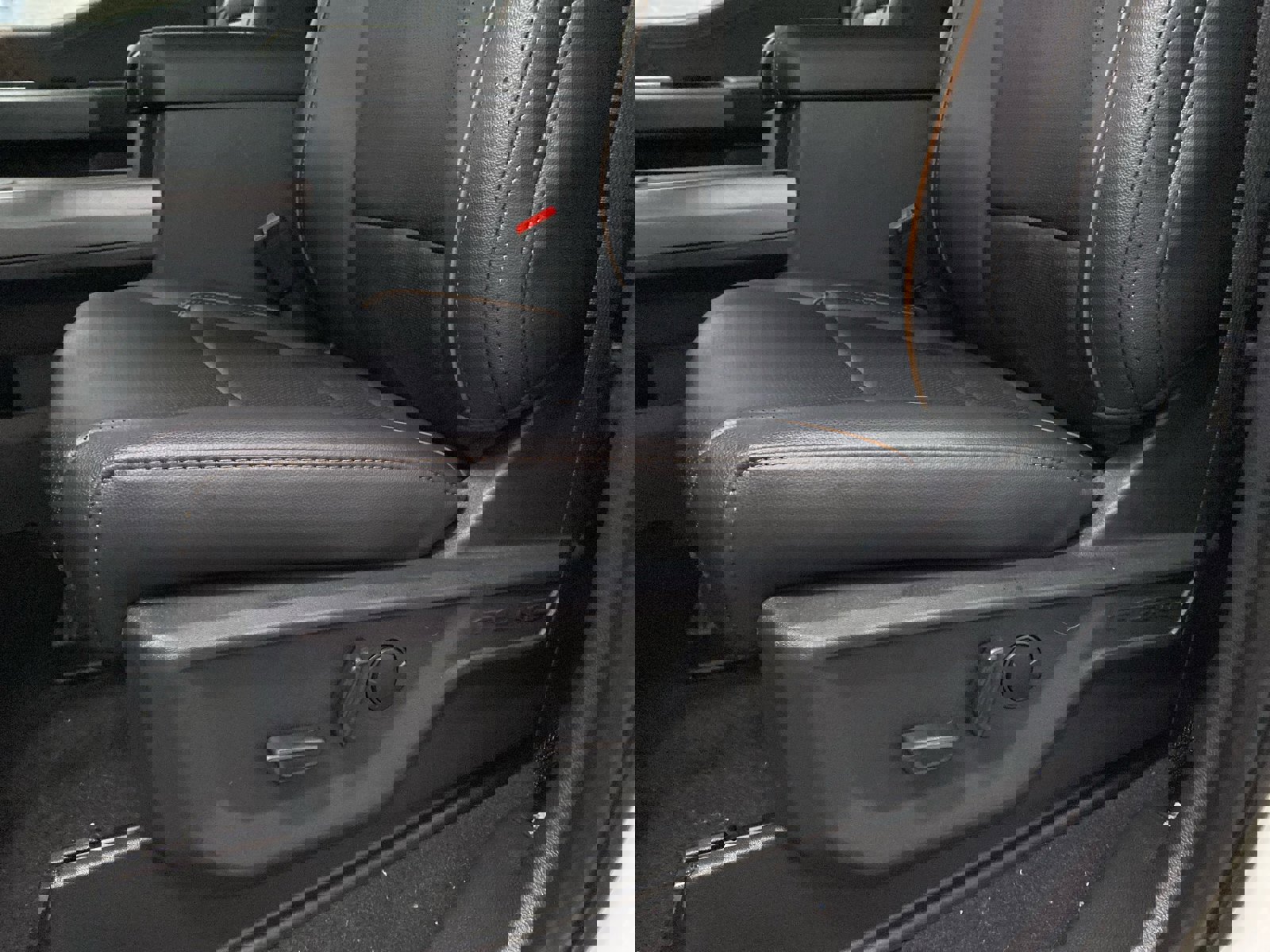 New 2026 Ford F350 Lariat w/ Black Appearance Package image 23