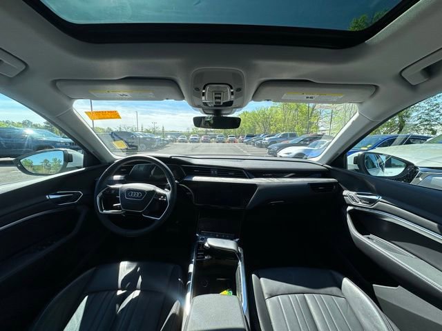 Used 2022 Audi e-tron Premium AWD/4WD image 2
