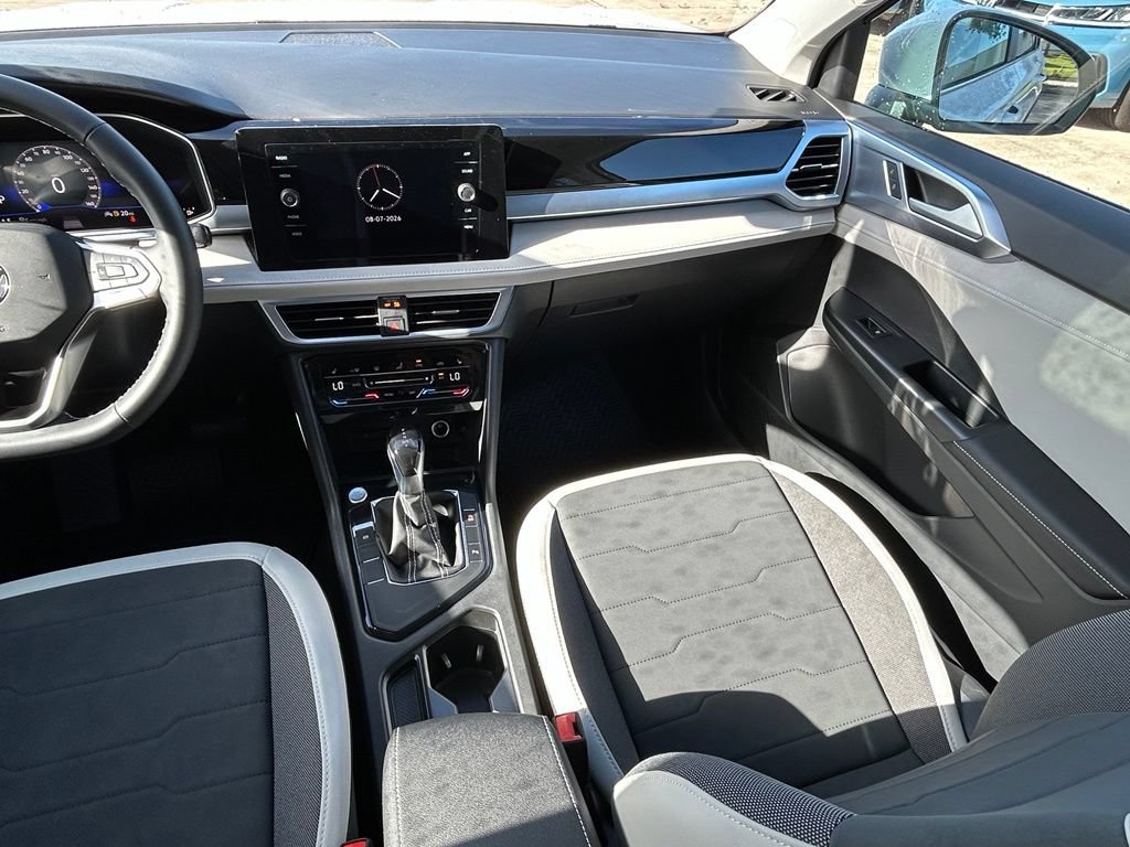 New 2026 Volkswagen Taos SE FWD image 10