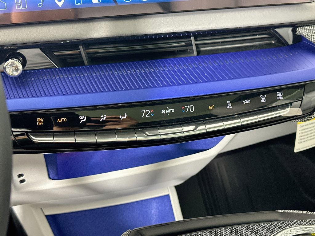 New 2027 Cadillac Optiq Premium Sport w/ LPO, Floor Liner Package AWD/4WD image 19
