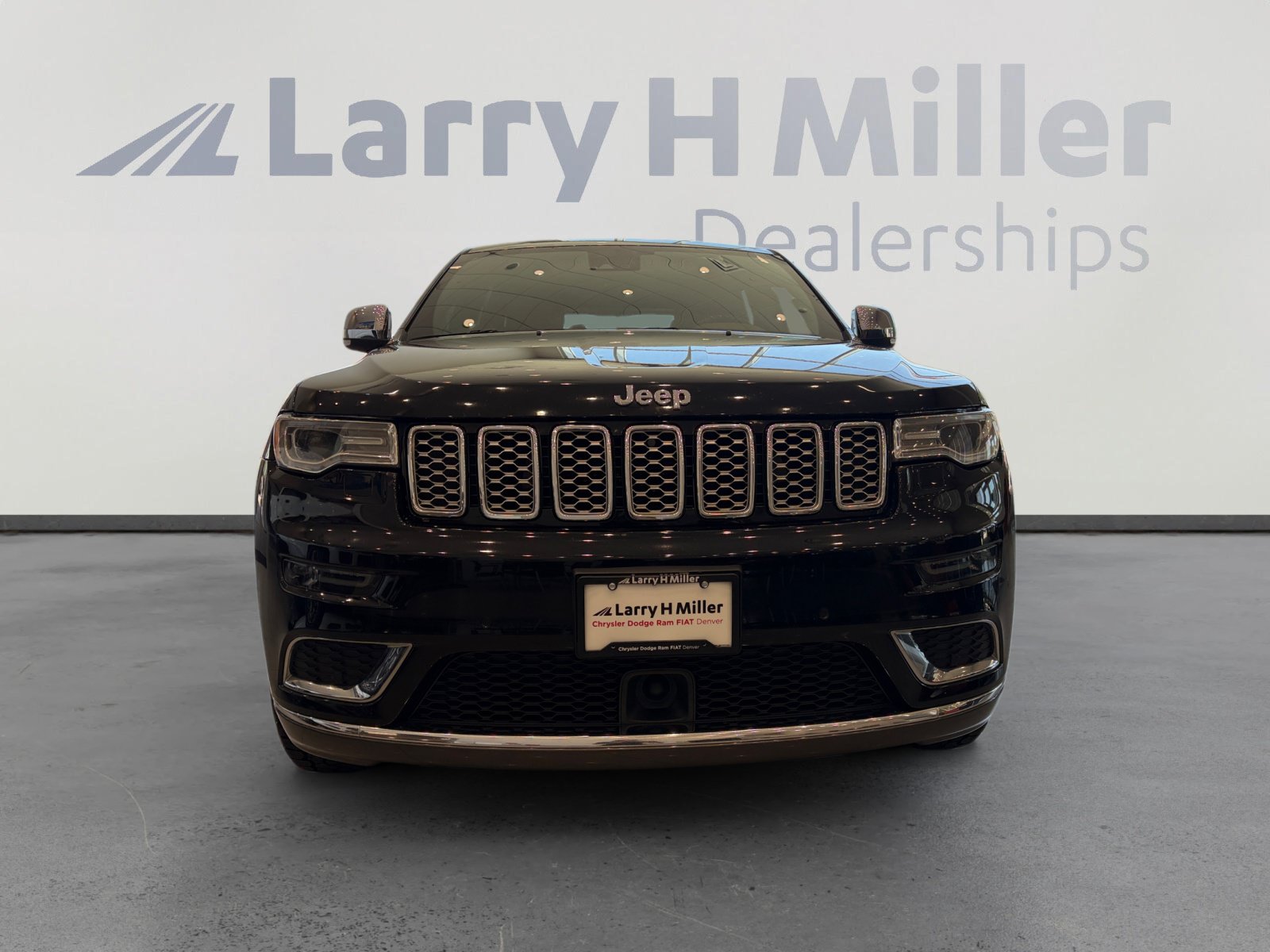 Used 2018 Jeep Grand Cherokee Summit AWD/4WD image 8