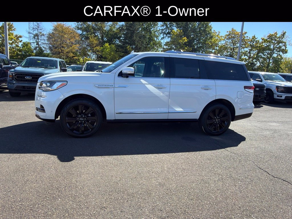 Certified 2023 Lincoln Navigator Reserve AWD/4WD image 3