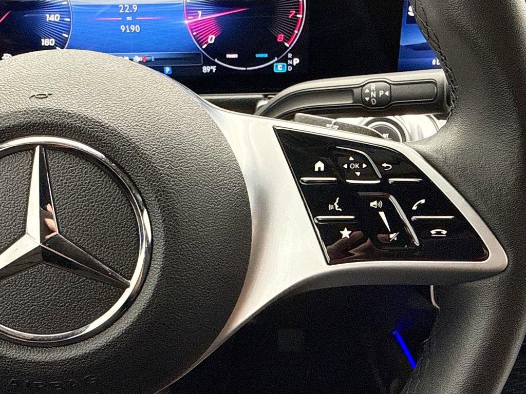 Used 2025 Mercedes-Benz GLB 250 image 12