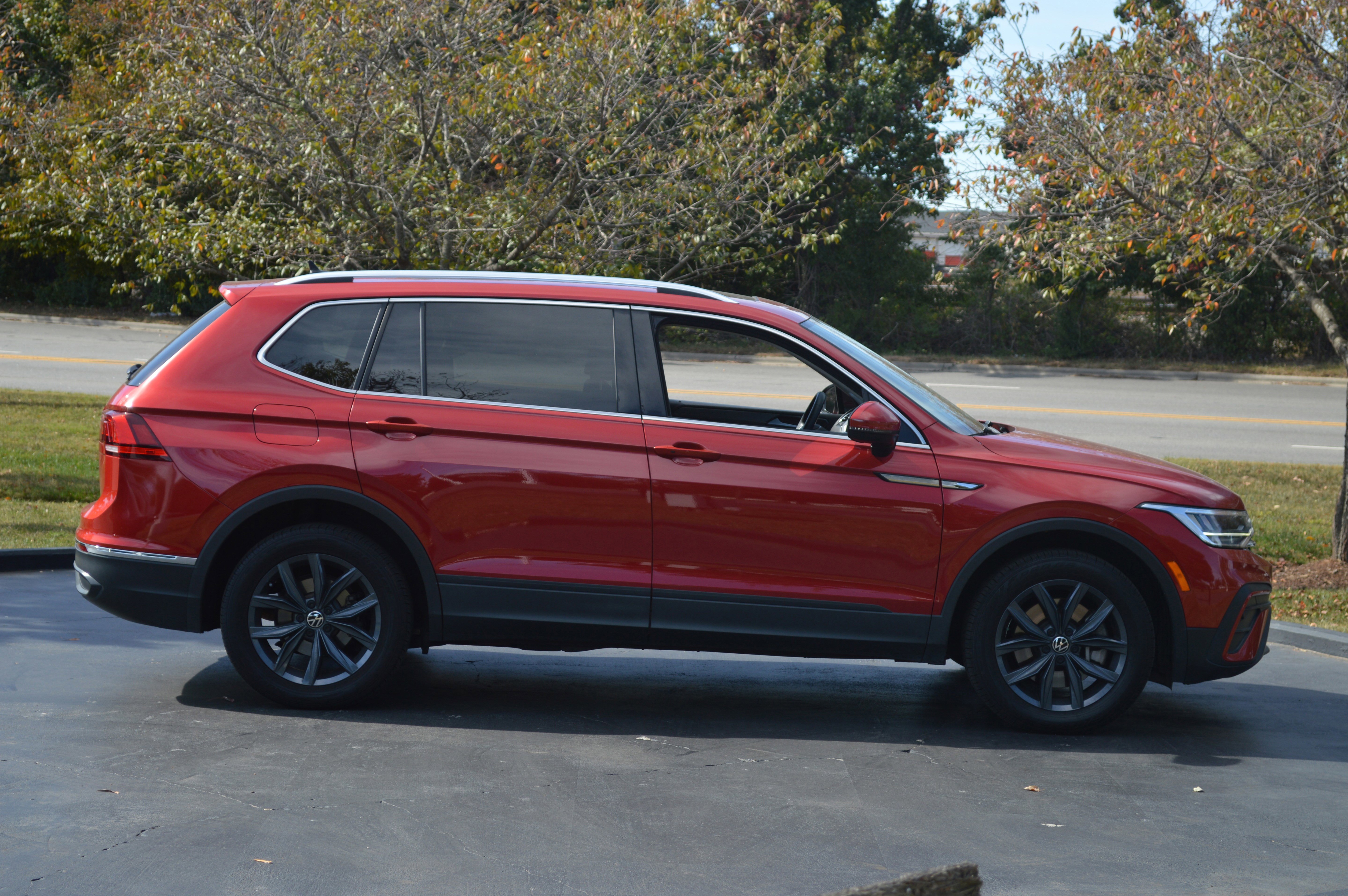 Used 2022 Volkswagen Tiguan SE image 12