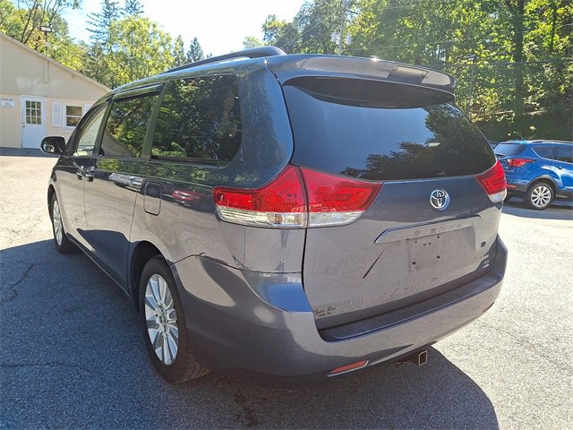 Used 2014 Toyota Sienna LE image 6