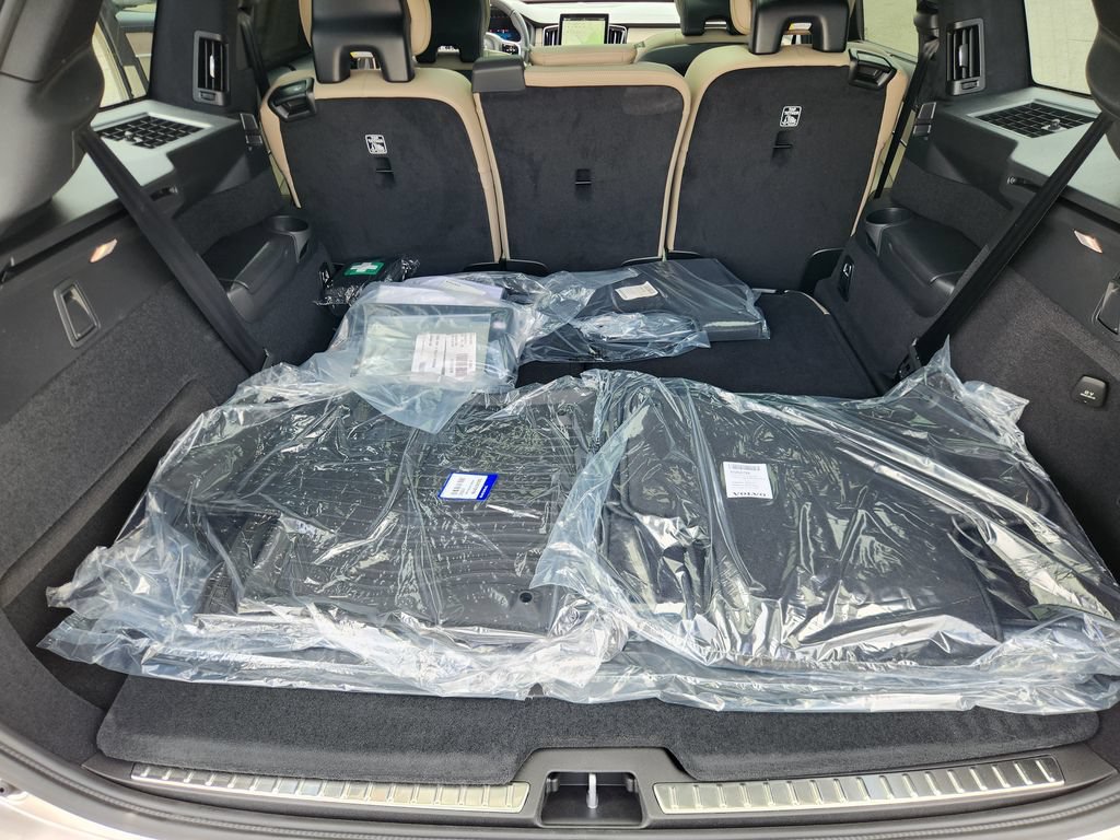 New 2026 Volvo XC90 T8 Ultra w/ Lounge Package AWD/4WD image 14
