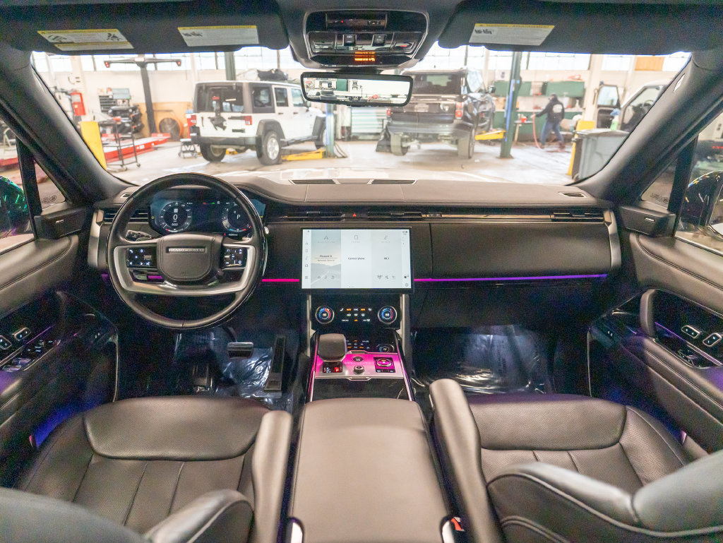 Certified 2023 Land Rover Range Rover SE AWD/4WD image 15