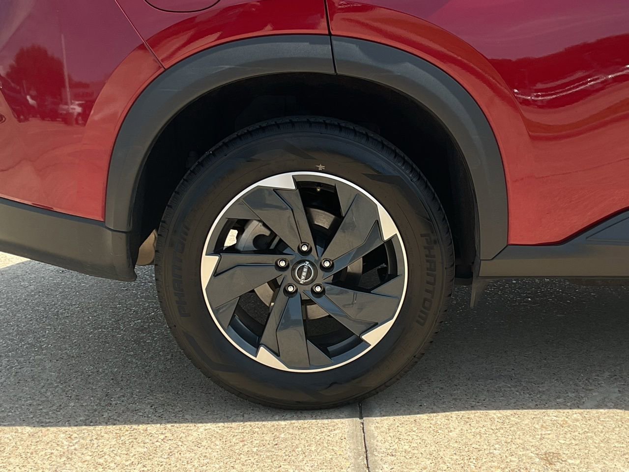 Used 2025 Nissan Rogue SV AWD/4WD image 8
