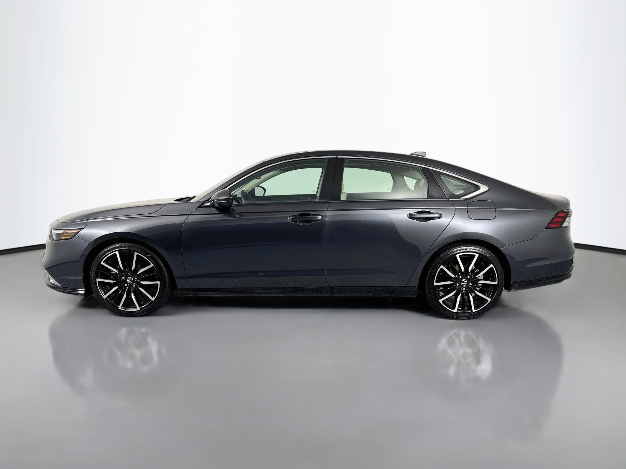 Certified 2025 Honda Accord Touring image 8