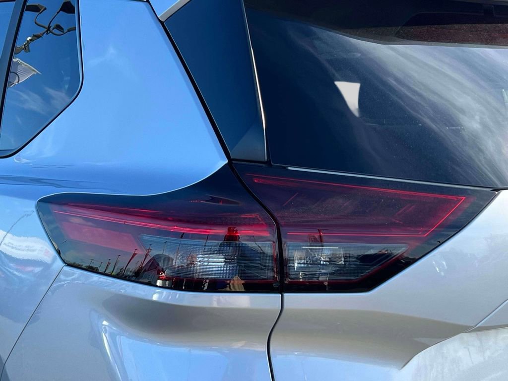 Certified 2025 Nissan Rogue S image 11