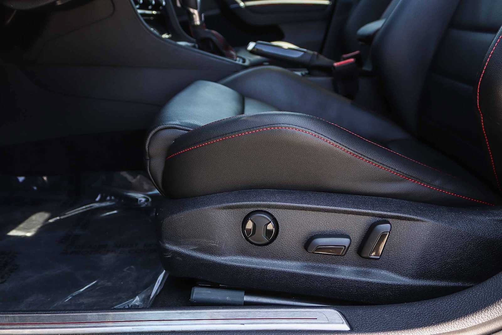 Used 2019 Volkswagen GTI 4-Door FWD image 20