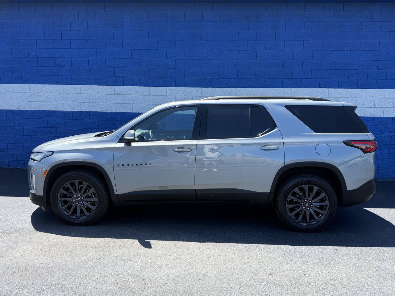 Used 2023 Chevrolet Traverse RS w/ LPO, Floor Liner Package AWD/4WD image 20
