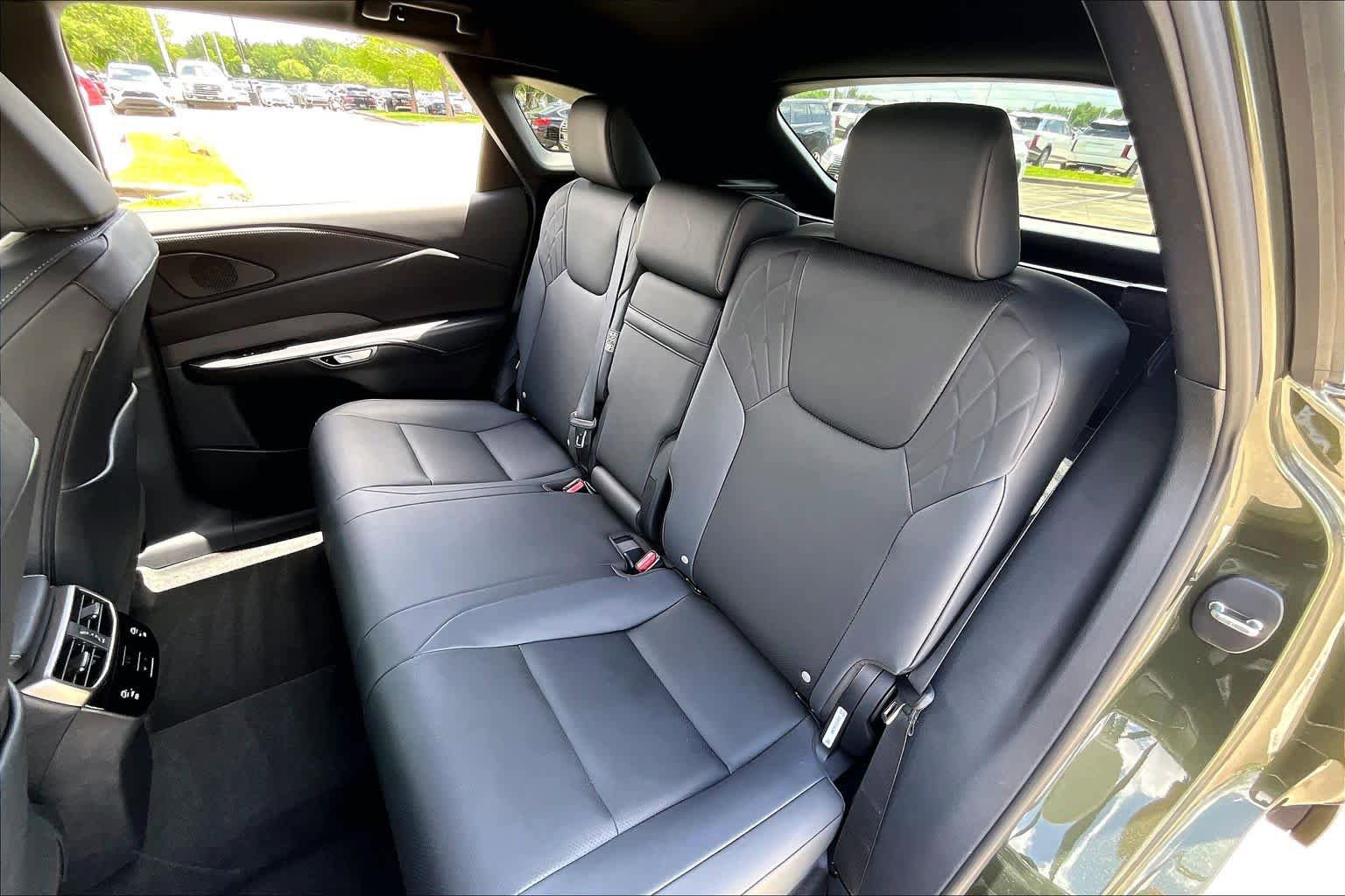 Used 2025 Lexus RX 350 Premium w/ Convenience Package image 18