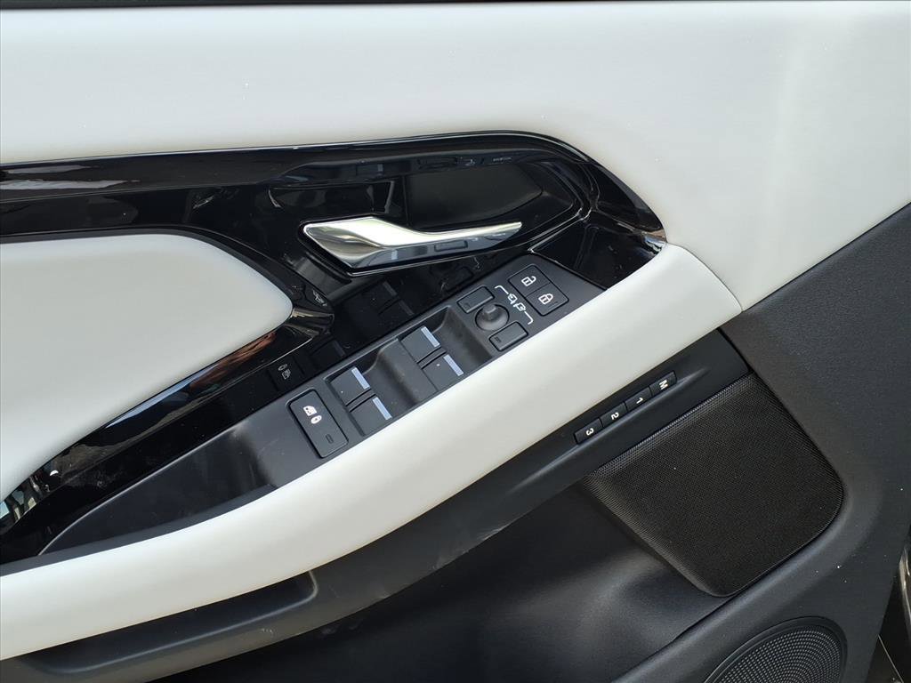 New 2026 Land Rover Range Rover Evoque S image 10