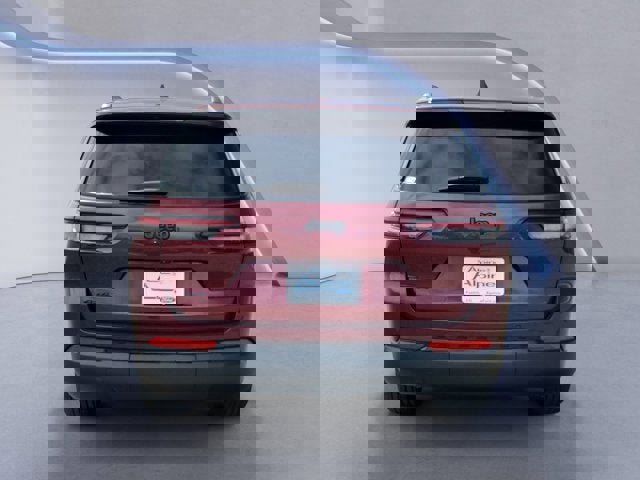 Used 2024 Jeep Grand Cherokee L Altitude image 4