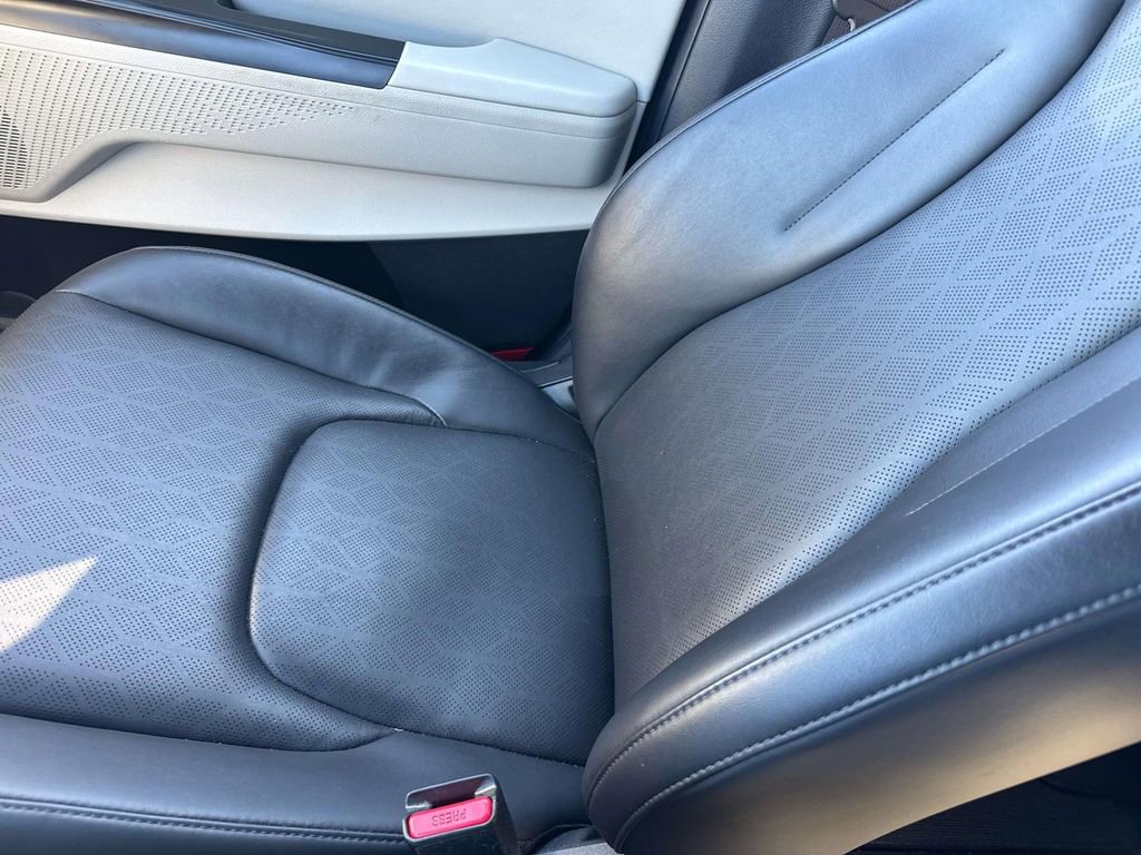 Certified 2024 Kia Carnival LX image 37