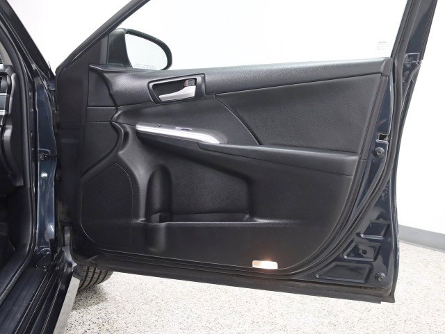 Used 2014 Toyota Camry SE image 27