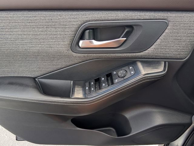 Used 2022 Nissan Rogue SV image 37