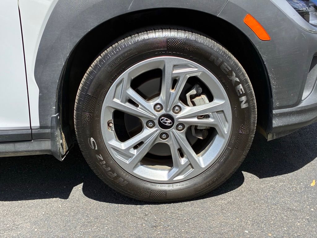 Used 2023 Hyundai Kona SEL AWD/4WD image 49