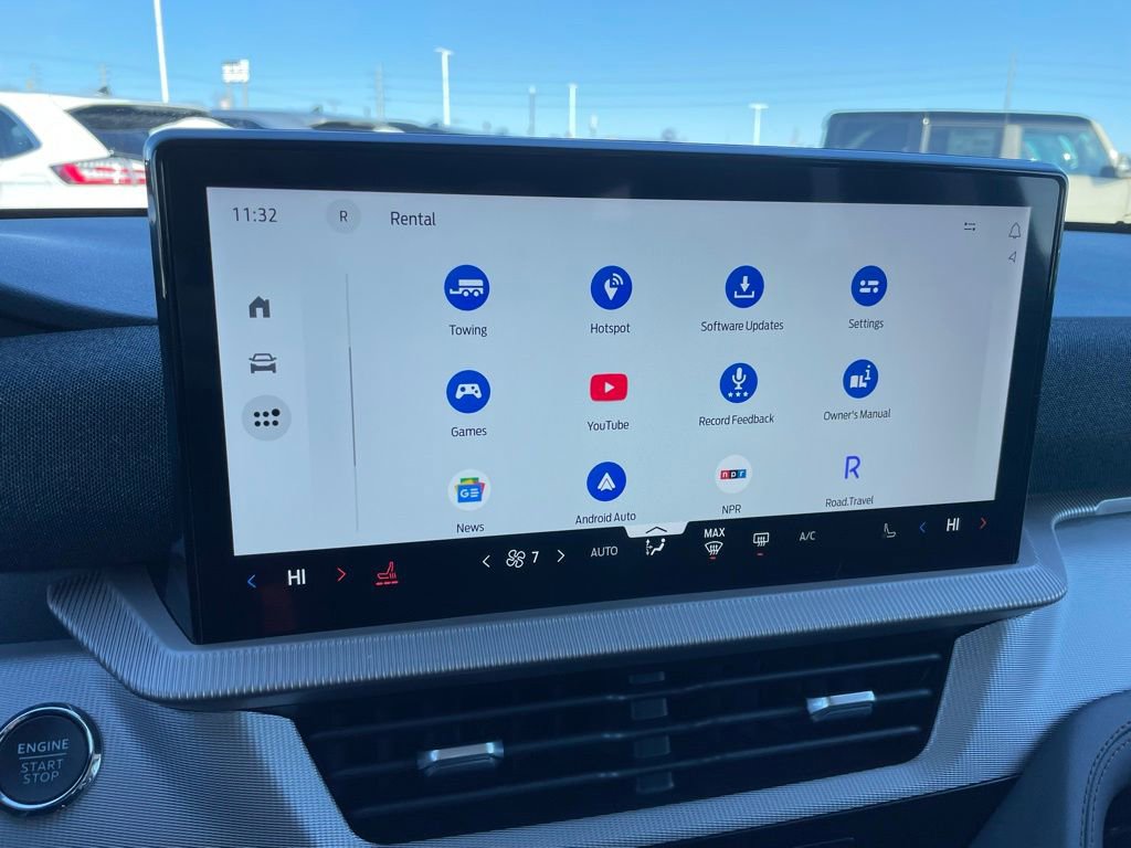 Used 2025 Ford Explorer Active image 18