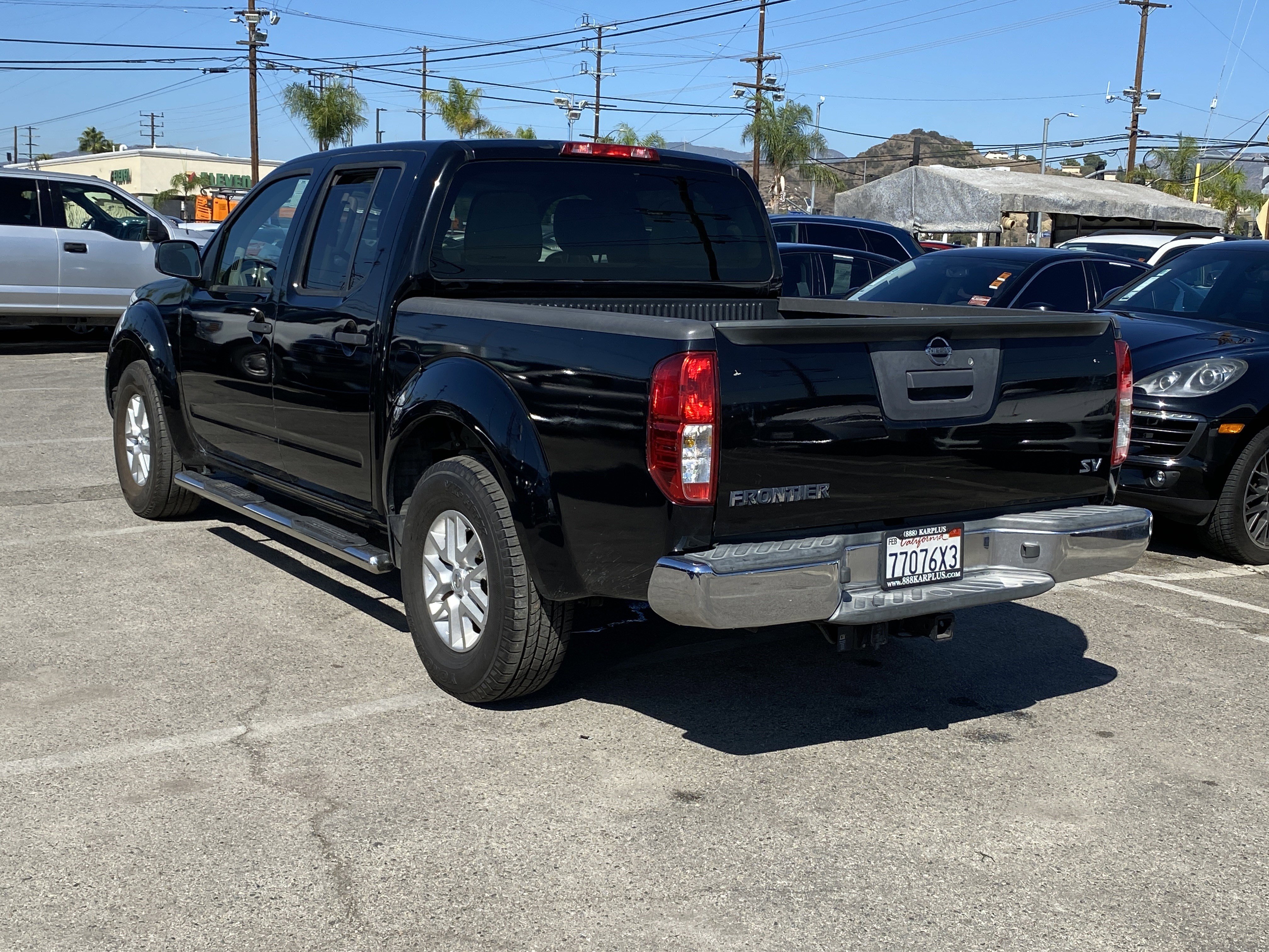 Used 2018 Nissan Frontier SV image 9