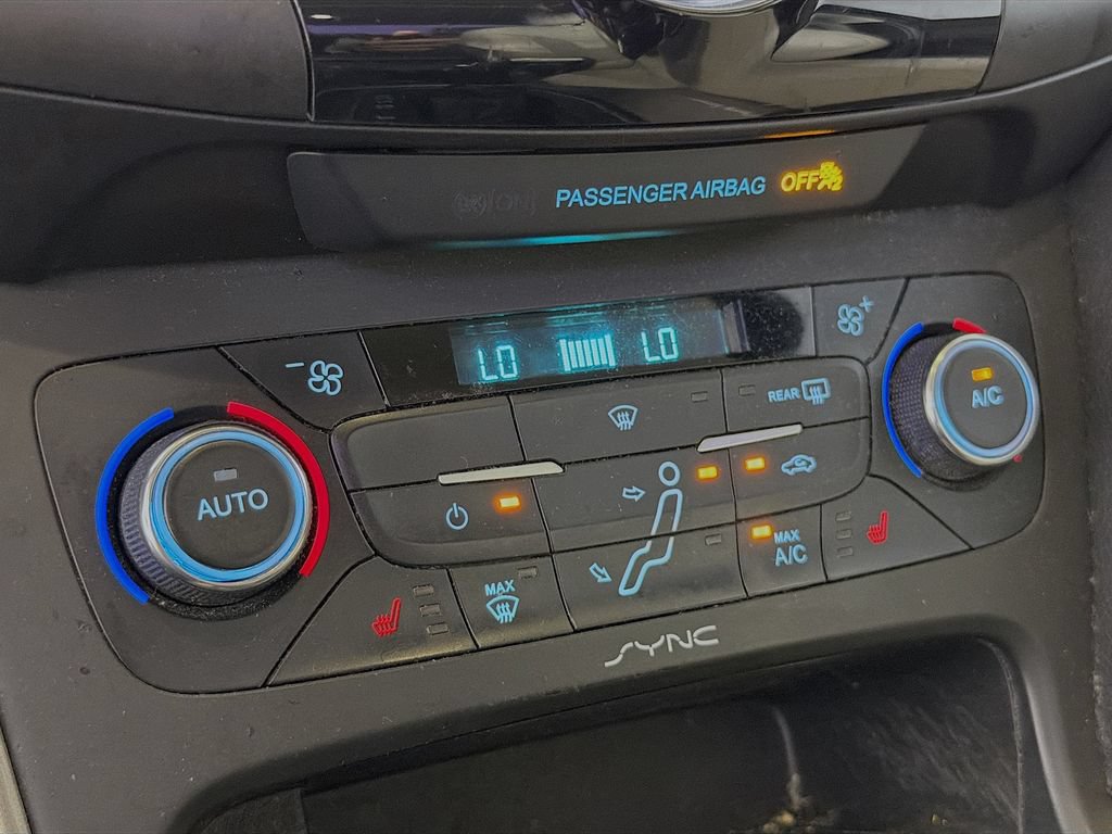 Used 2017 Ford Focus Titanium w/ Titanium Technology Package FWD image 19