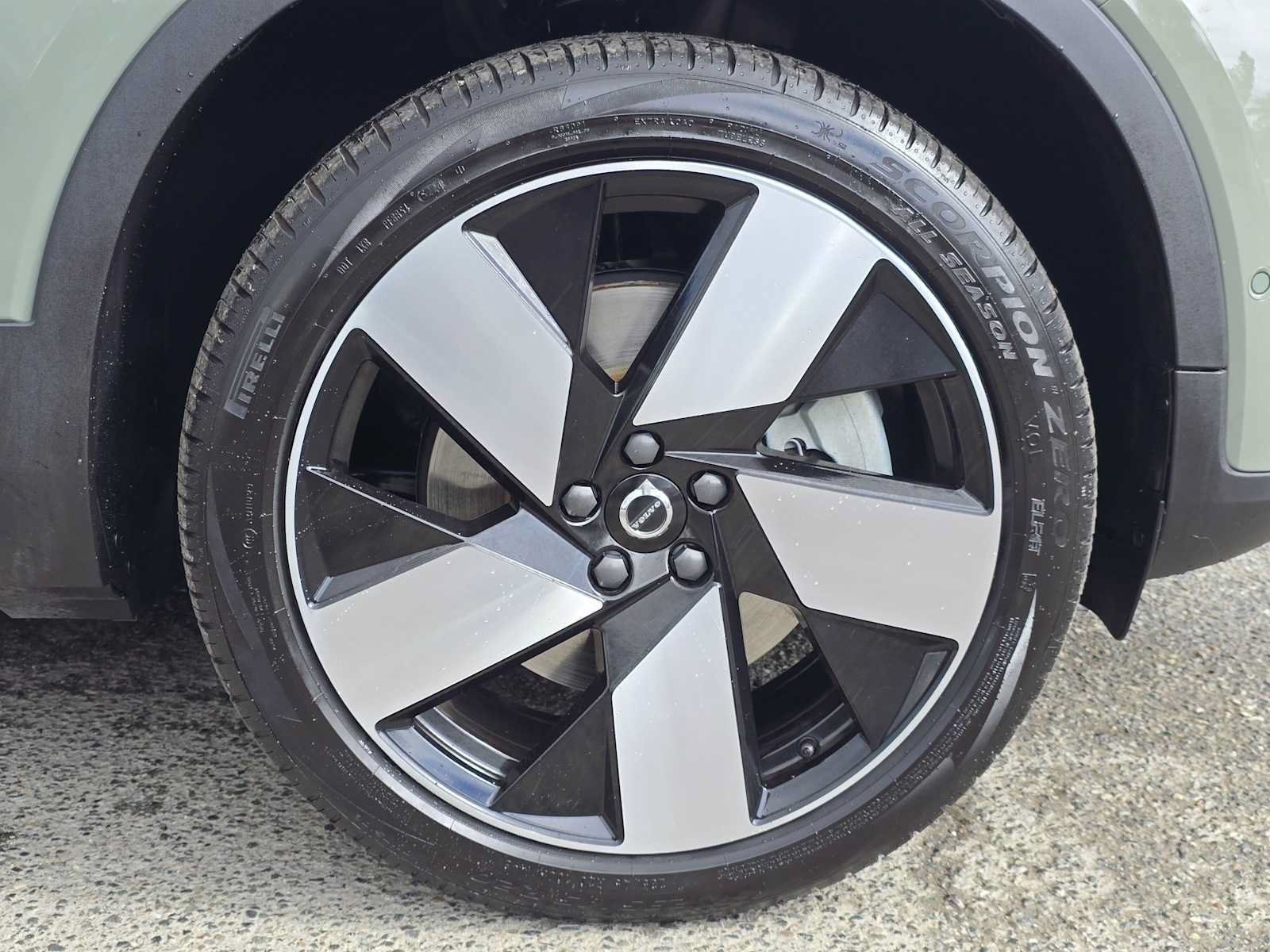 Certified 2023 Volvo C40 P8 Recharge Ultimate w/ Protection Package Premier AWD/4WD image 10