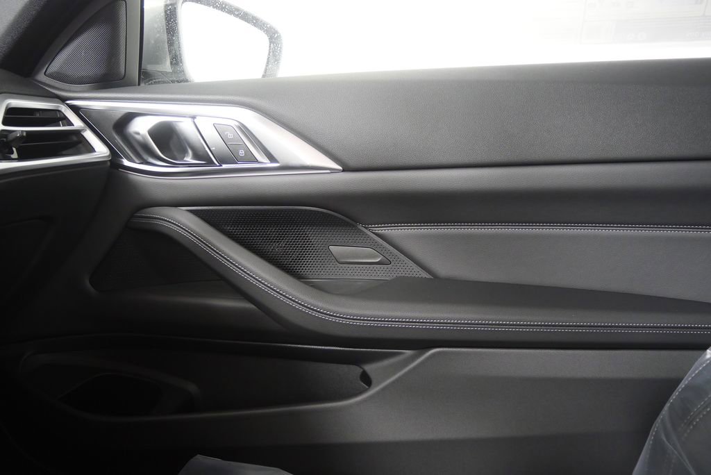 New 2026 BMW 430i Coupe w/ Parking Assistance Package RWD image 18