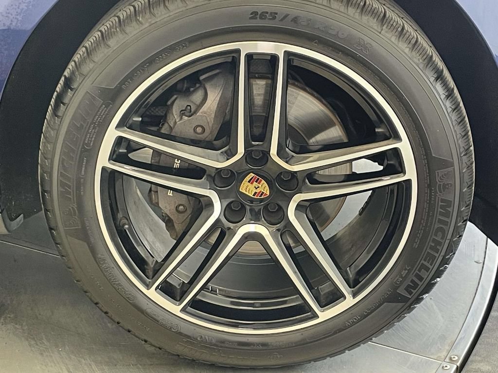 Certified 2023 Porsche Macan AWD/4WD image 14