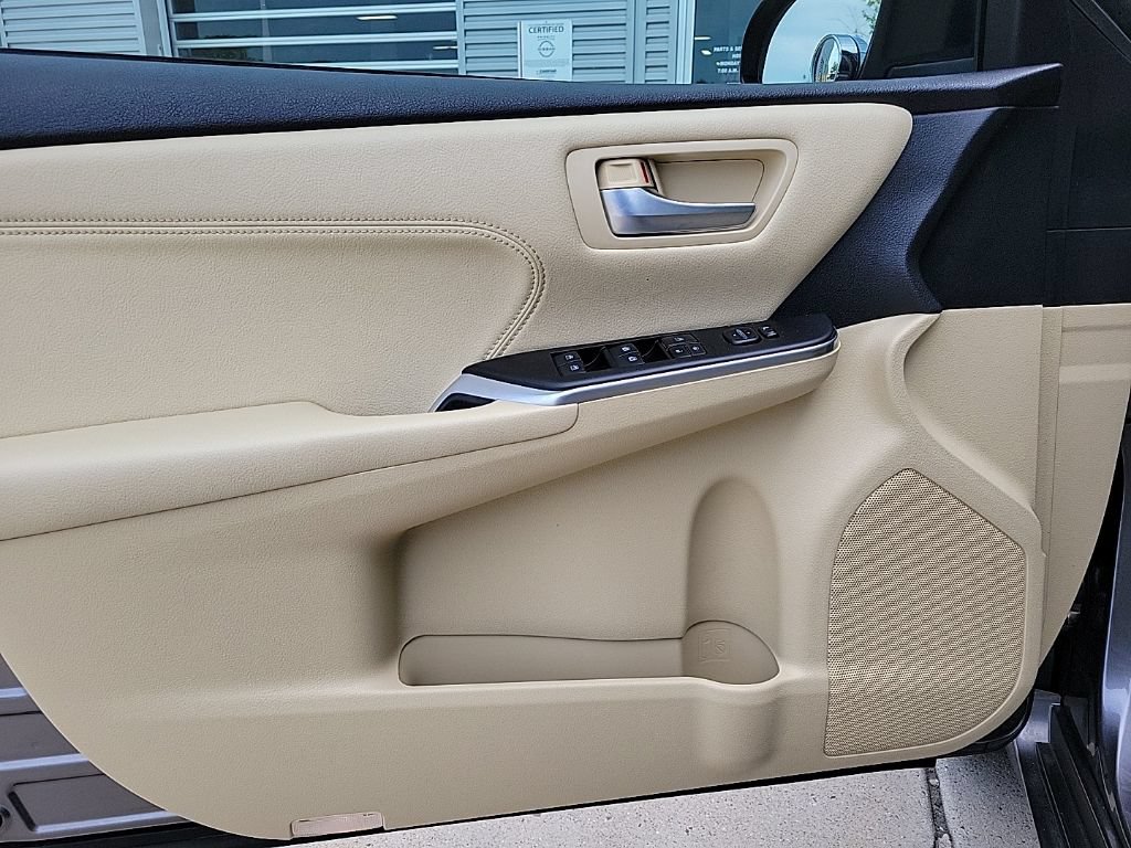 Used 2016 Toyota Camry XLE w/ Moonroof Package FWD image 27