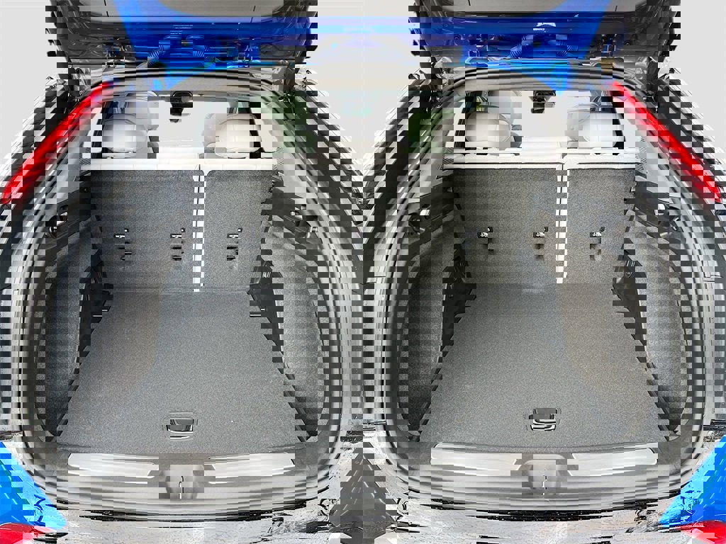 New 2026 Cadillac Optiq Luxury 1 image 27