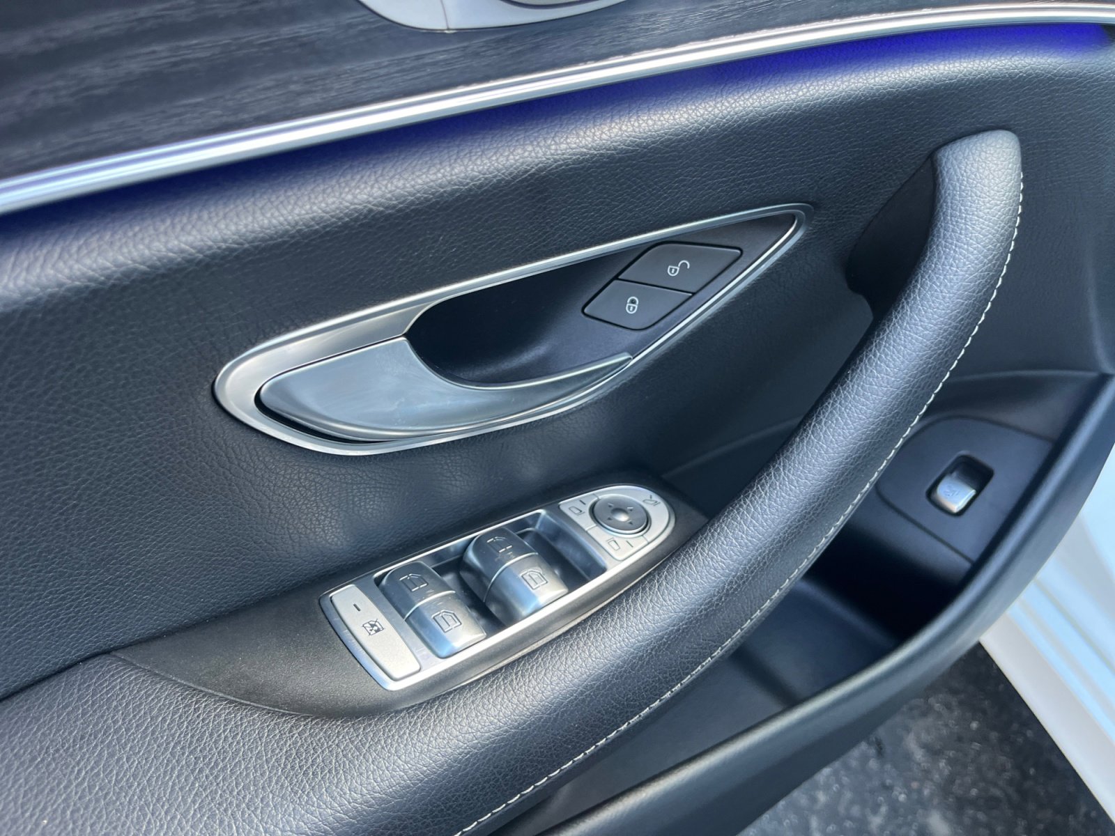 Used 2018 Mercedes-Benz E 300 4MATIC image 14