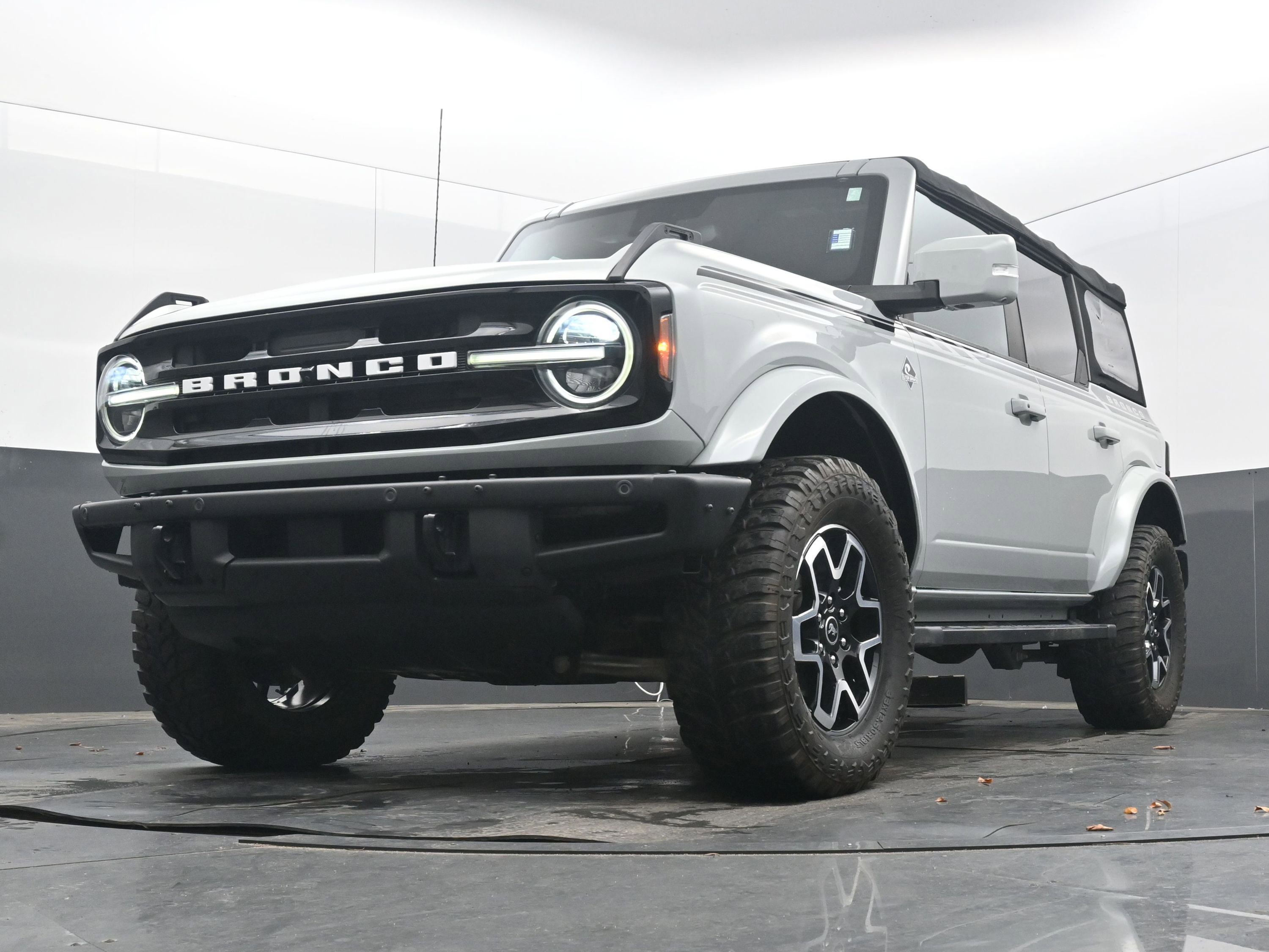 Used 2021 Ford Bronco Outer Banks image 25