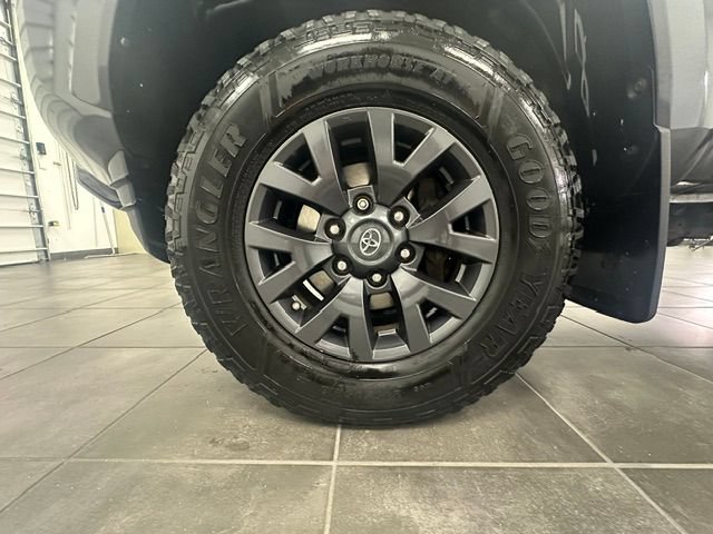 Used 2021 Toyota Tacoma SR5 w/ Blackout Package (TMS) AWD/4WD image 14