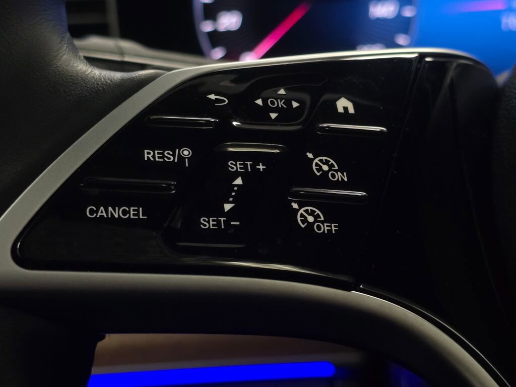 Used 2025 Mercedes-Benz GLE 350 4MATIC image 42