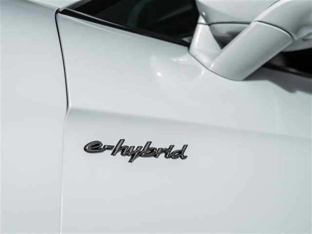New 2026 Porsche Panamera Turbo image 16
