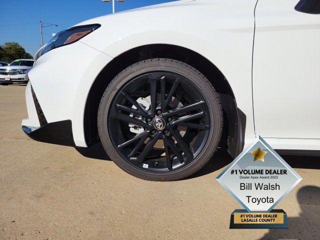 New 2026 Toyota Camry Hybrid image 16