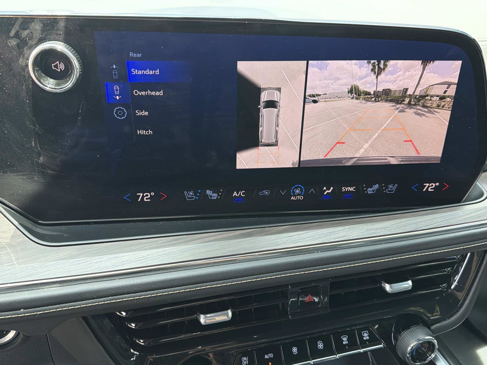 Used 2025 Chevrolet Suburban Premier RWD image 24