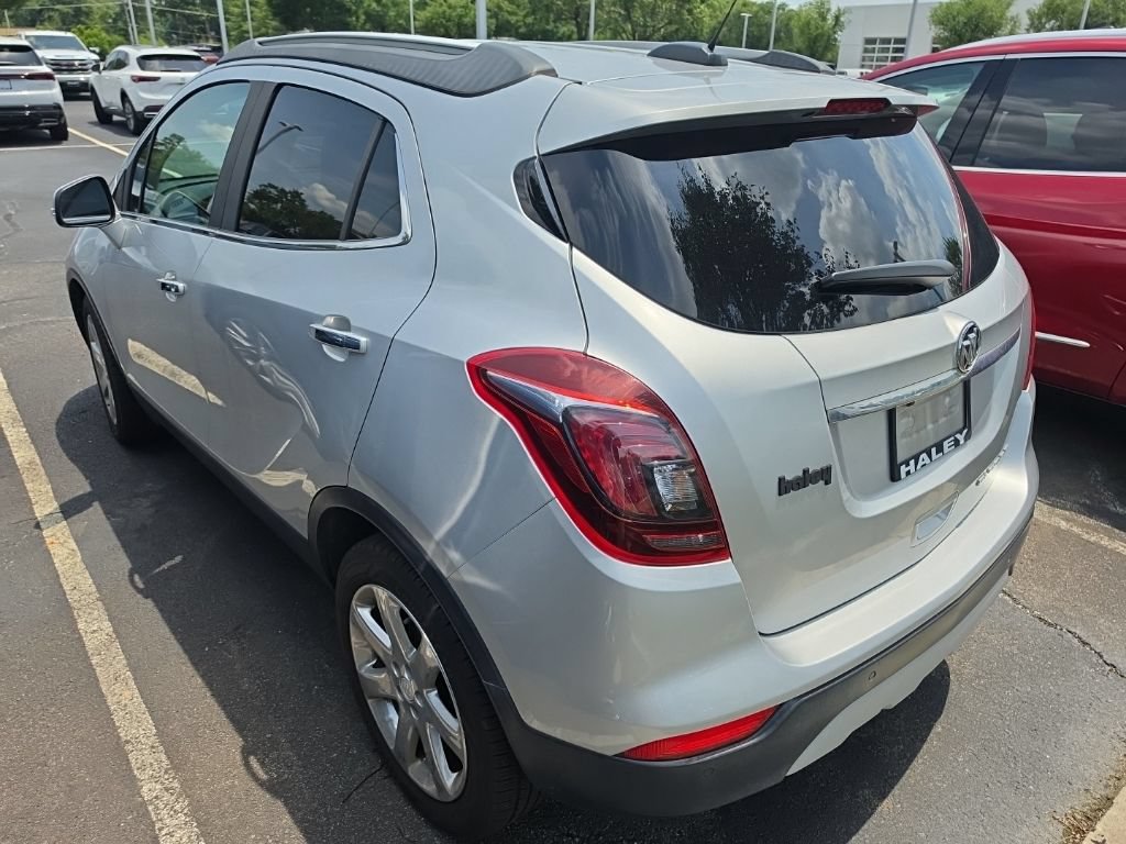 Used 2019 Buick Encore Essence w/ Experience Buick Package FWD image 5