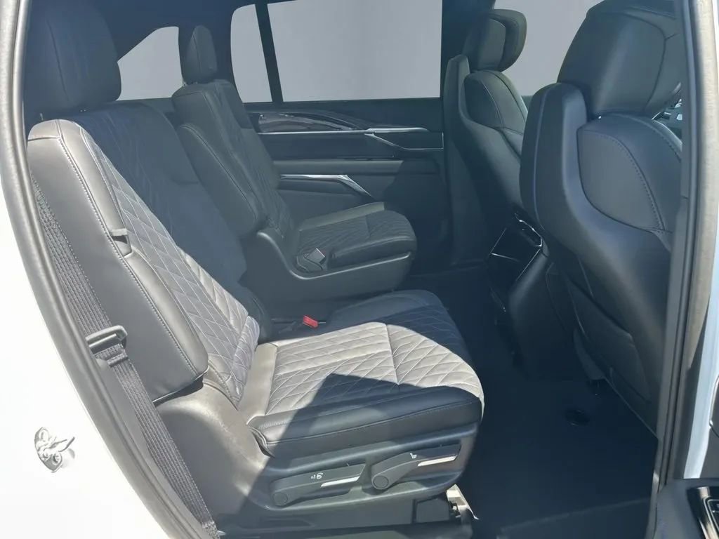 New 2025 Cadillac Escalade IQ Luxury 1 image 19