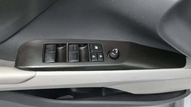 Used 2022 Toyota Camry SE FWD image 13
