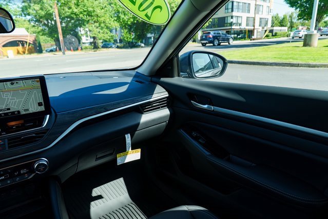 New 2025 Nissan Altima 2.5 SL image 9