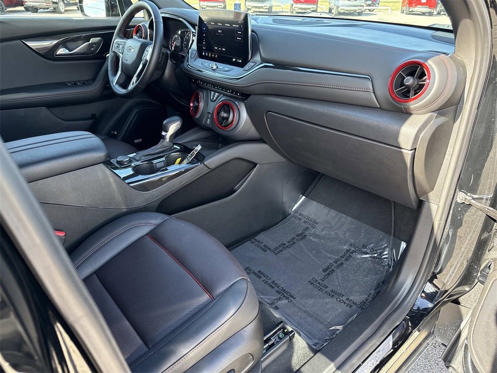 Used 2025 Chevrolet Blazer RS image 28