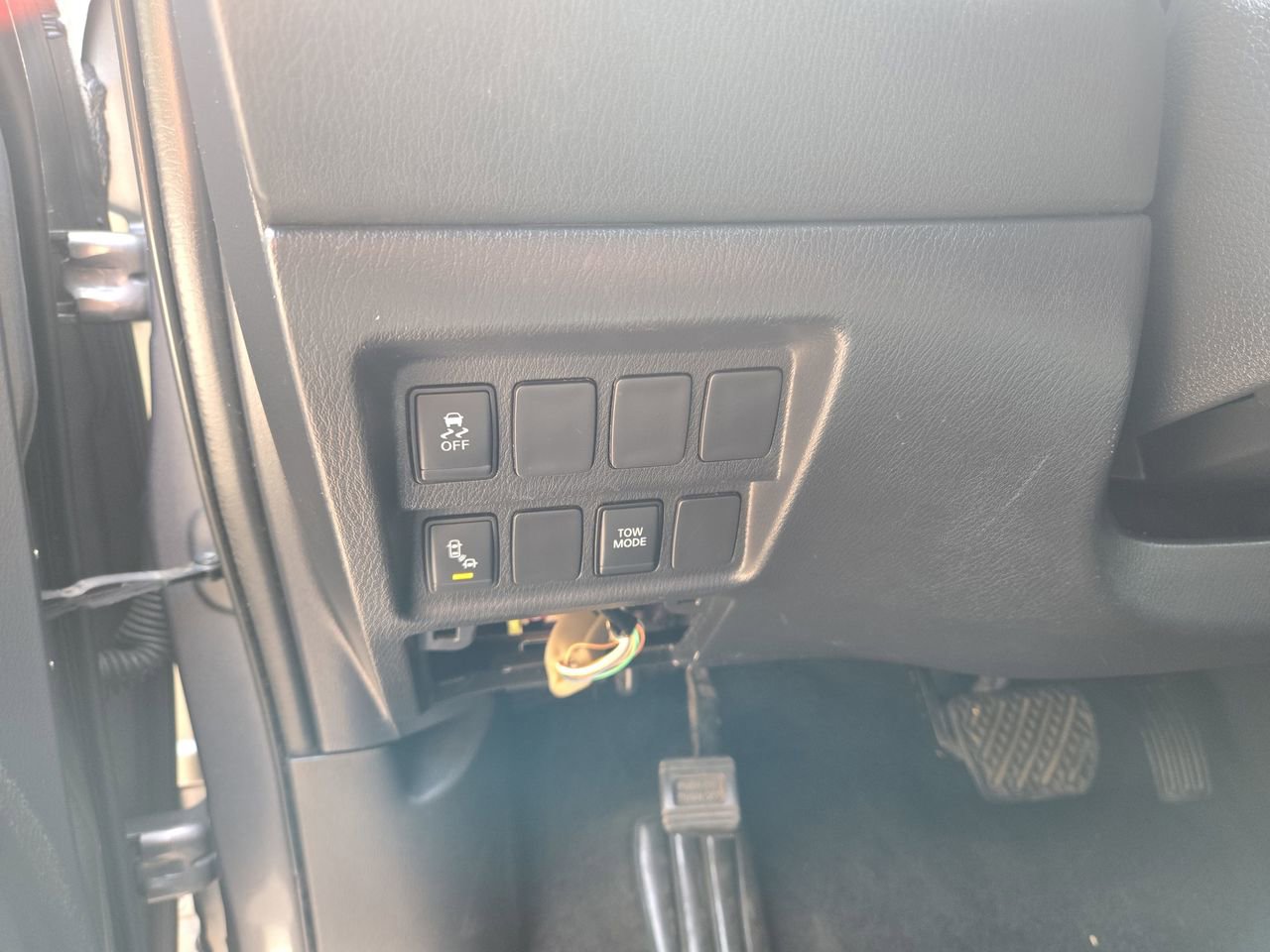 Certified 2020 Nissan Pathfinder SV FWD image 14