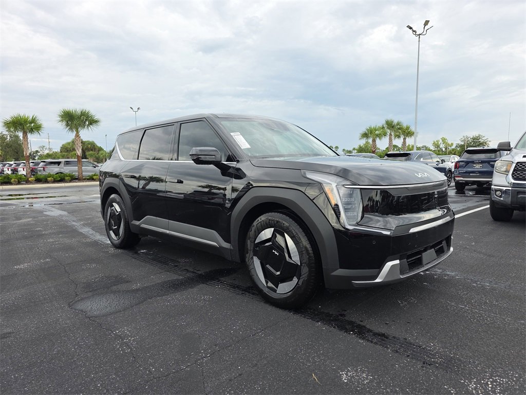 New 2026 Kia EV9 Light image 2