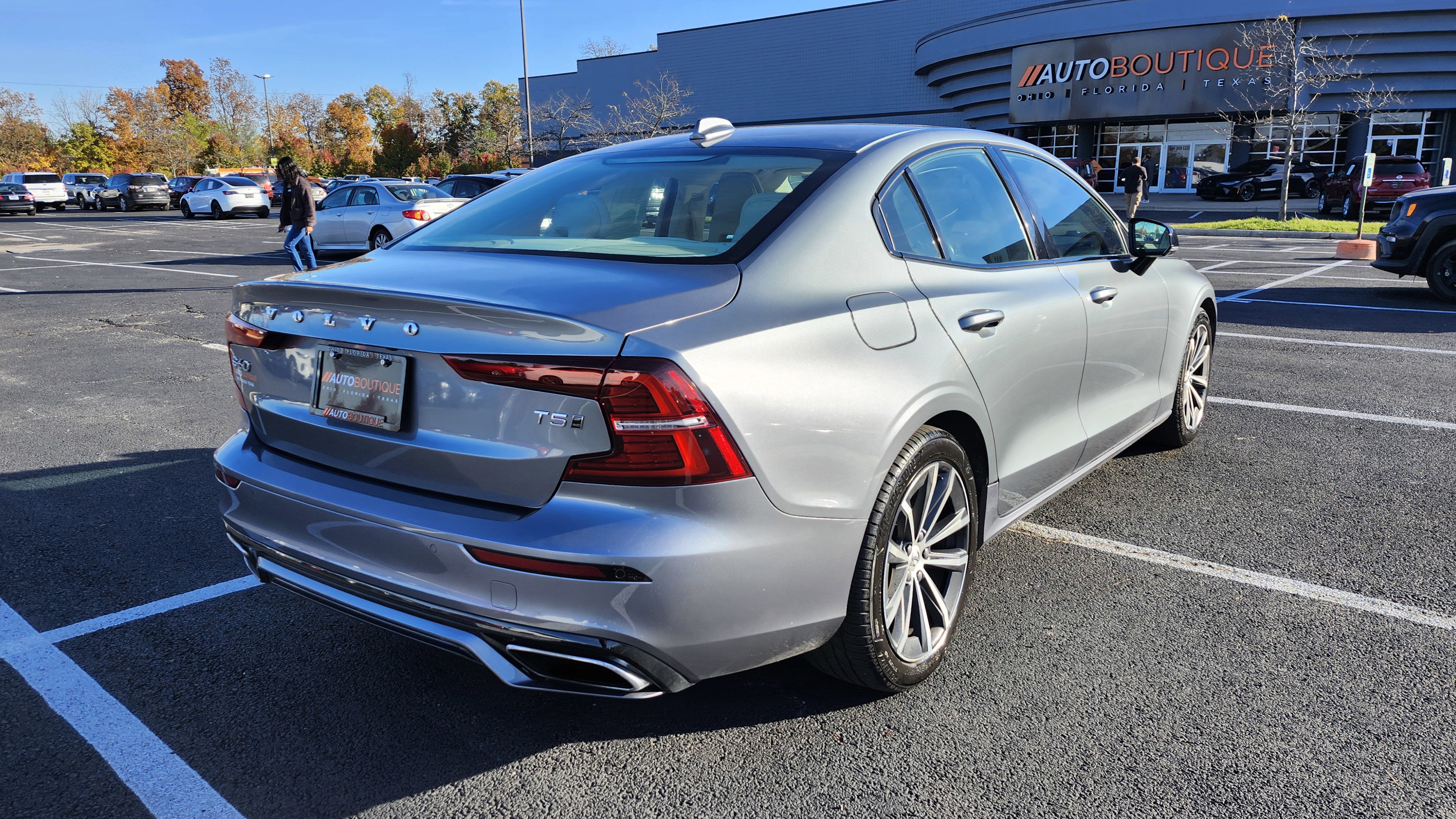 Used 2021 Volvo S60 T5 Momentum image 11