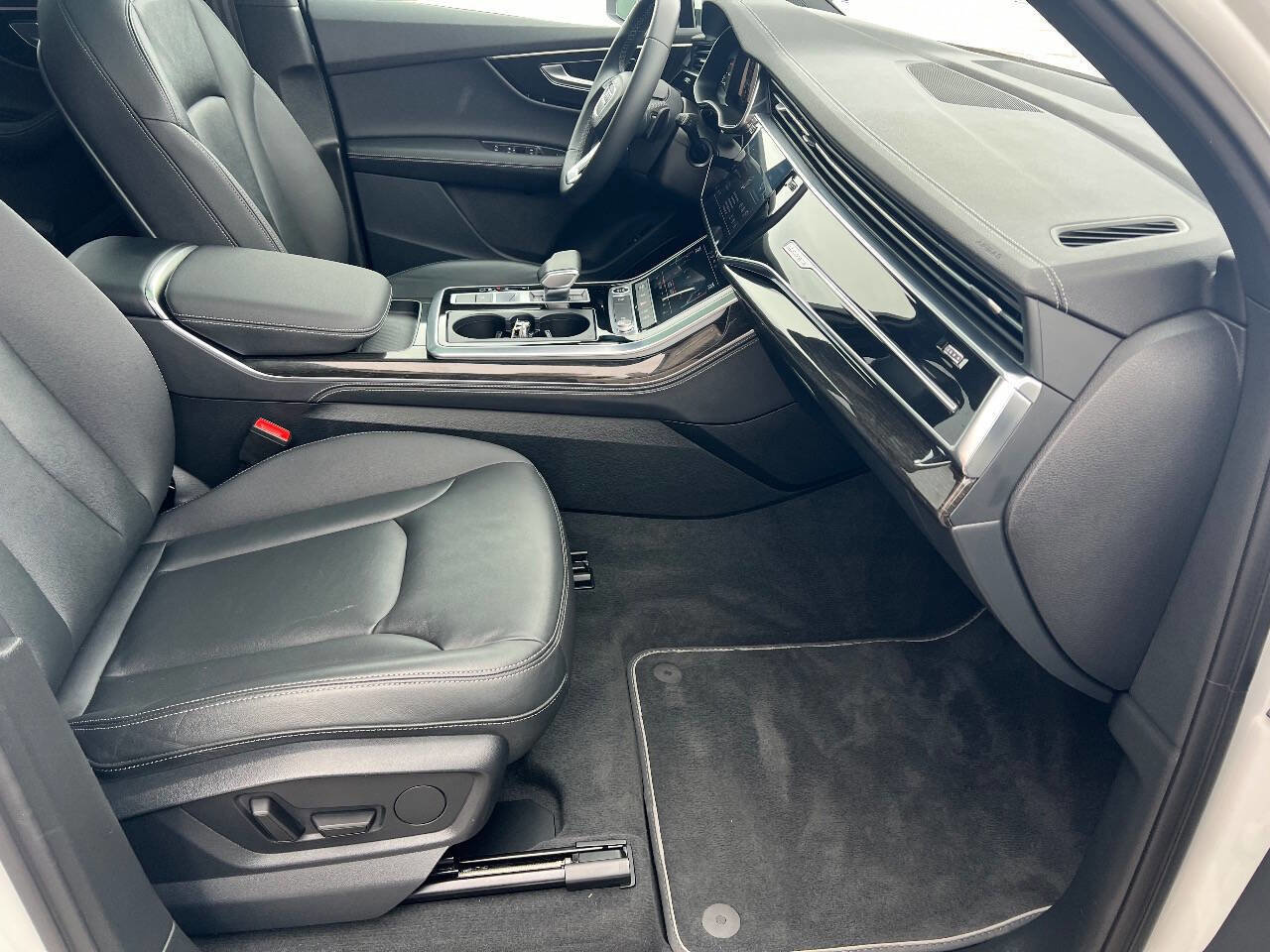 Used 2025 Audi Q7 3.0T Premium Plus image 17