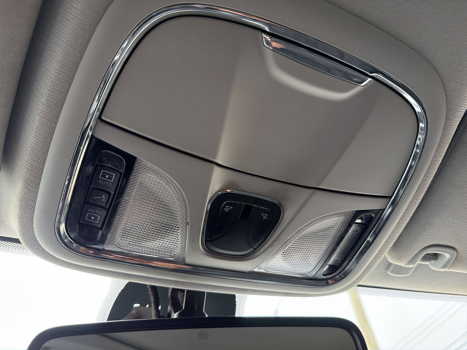 Used 2019 Jeep Cherokee Limited AWD/4WD image 18
