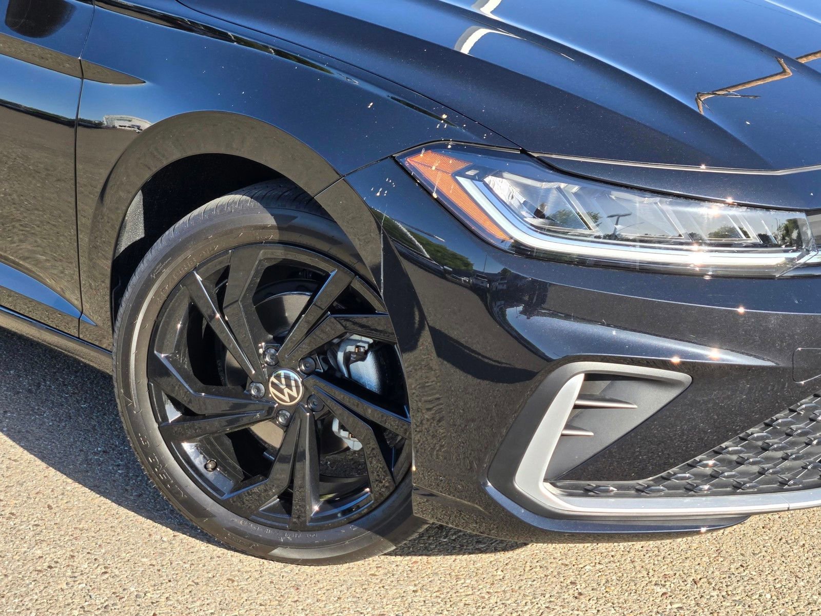 Used 2025 Volkswagen Jetta SE image 9