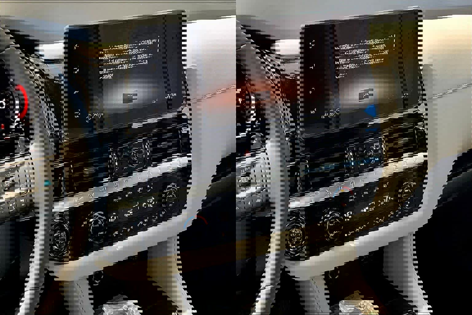 New 2026 Nissan Pathfinder SL image 6